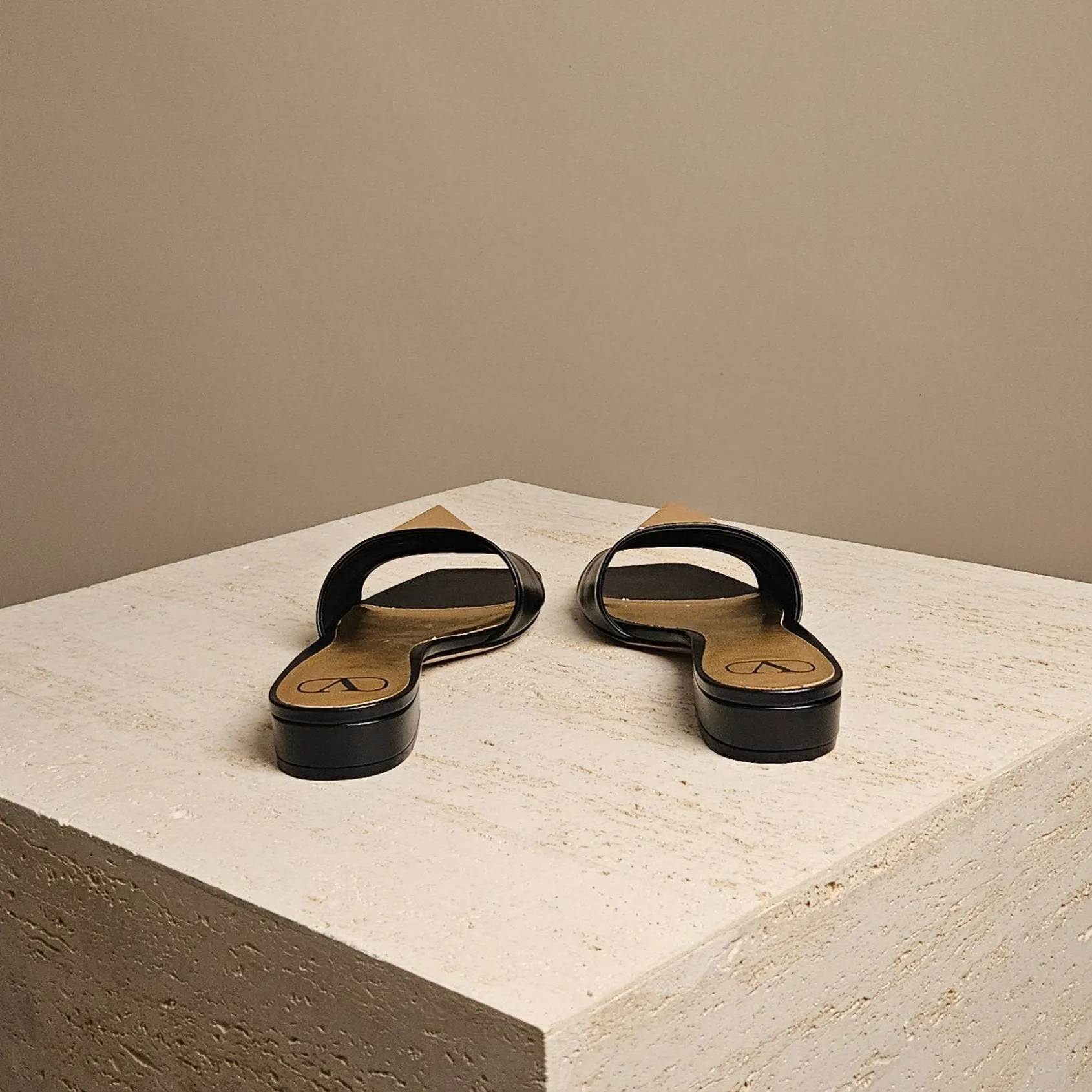 One Stud Flat Mule