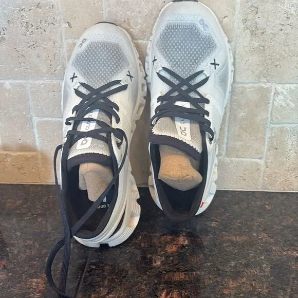 On Running Women sneakers CloudX  Women’s 10