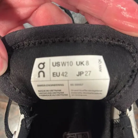 On Running Women sneakers CloudX  Women’s 10