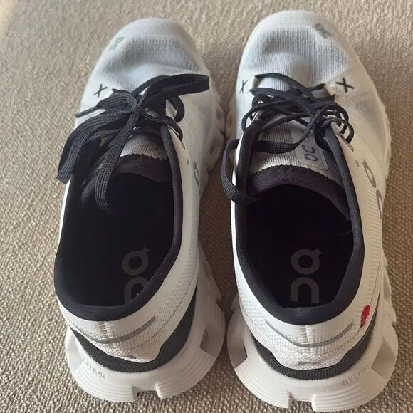 On Running Women sneakers CloudX  Women’s 10