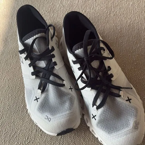 On Running Women sneakers CloudX  Women’s 10