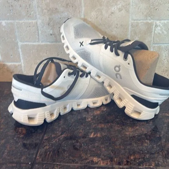 On Running Women sneakers CloudX  Women’s 10