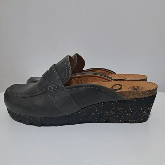 OTBT Homage Leather Wedge Slip On Clogs Cozy Rustic Cork Footbed Sz 8.5 Charcoal