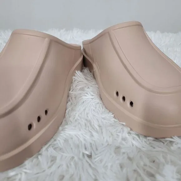 P448 Flo Cipria Nude Pink Clogs size 38-39