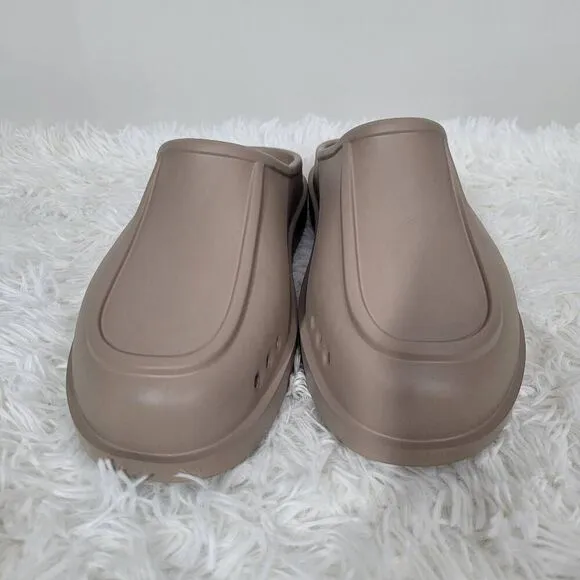 P448 Flo Mimetic Clogs size 36-37