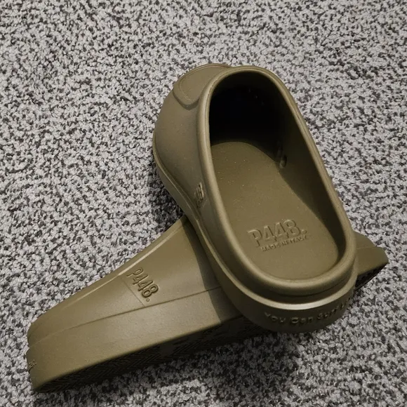 P448 Rubber Slip On Mules - Size EU 38-39 = US 7.5-8.5