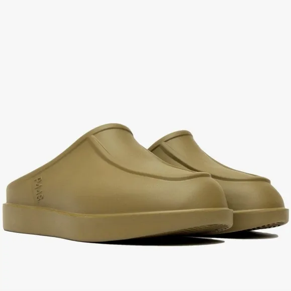 P448 Rubber Slip On Mules - Size EU 38-39 = US 7.5-8.5