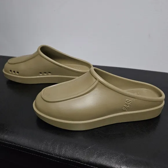 P448 Rubber Slip On Mules - Size EU 38-39 = US 7.5-8.5