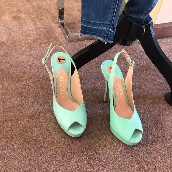Palter DeLiso Leather Heels, slingback peed toe.
