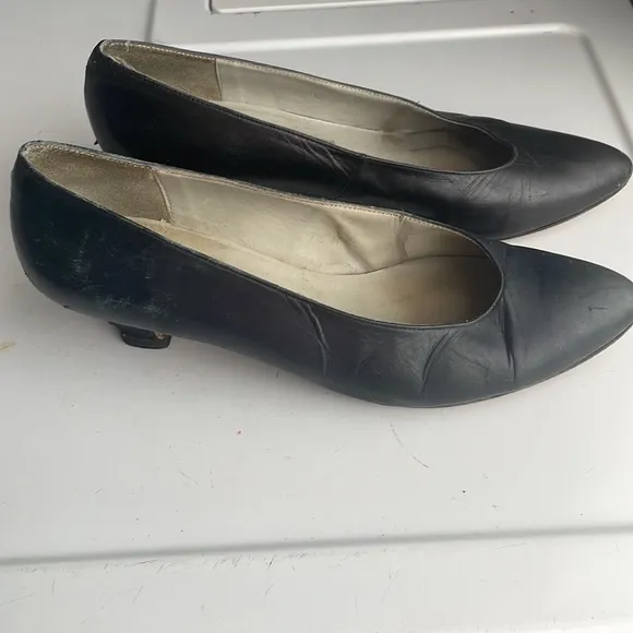 Pappagallo heels black leather pumps Spain women’s size 7 1/2 7.5 vintage shoes