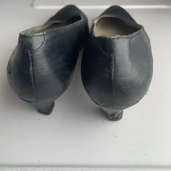 Pappagallo heels navy blue vintage leather pumps Spain women’s size 7 1/2 7.5