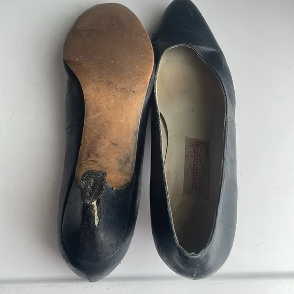 Pappagallo heels navy blue vintage leather pumps Spain women’s size 7 1/2 7.5