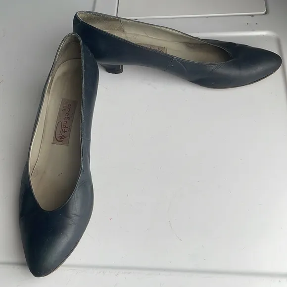 Pappagallo heels navy blue vintage leather pumps Spain women’s size 7 1/2 7.5