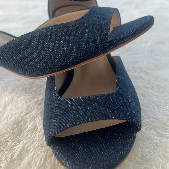 Pella Moda Berlin Denim Modern Sz 11 kitten Heels ankle strap oversized buckle