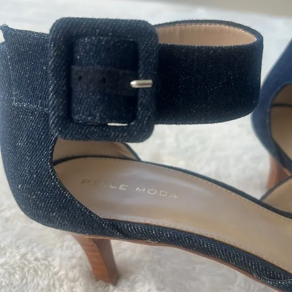 Pella Moda Berlin Denim Modern Sz 11 kitten Heels ankle strap oversized buckle