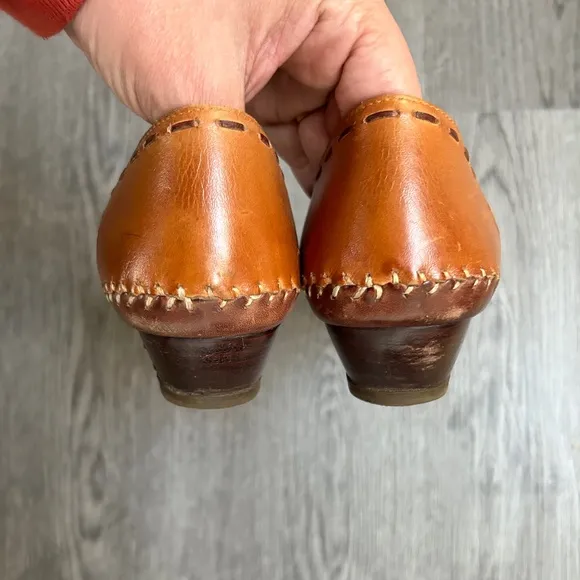 Pikolinos Cognac Leather Kitten Heels | 37