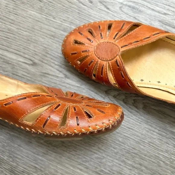 Pikolinos Cognac Leather Kitten Heels | 37