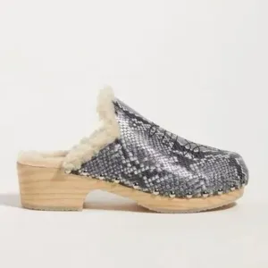 Pilcro Shearling-Lined Clogs US 8