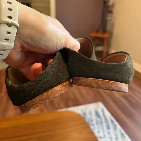 POPPY BARLEY LIKE NEW Cabin Shoe Mule Olive Green Slip-On Slipper Women'…