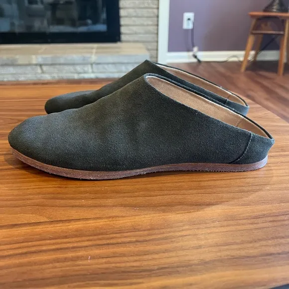 POPPY BARLEY LIKE NEW Cabin Shoe Mule Olive Green Slip-On Slipper Women'…