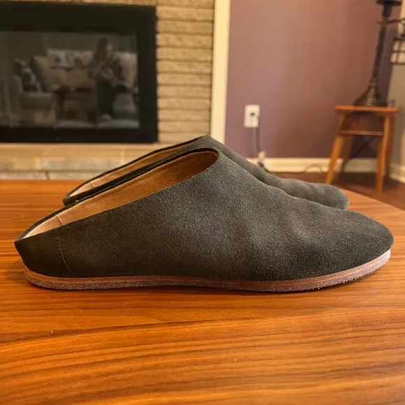 POPPY BARLEY LIKE NEW Cabin Shoe Mule Olive Green Slip-On Slipper Women's 9