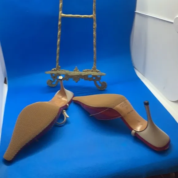 Prada kitten heels size 37 red beige cream