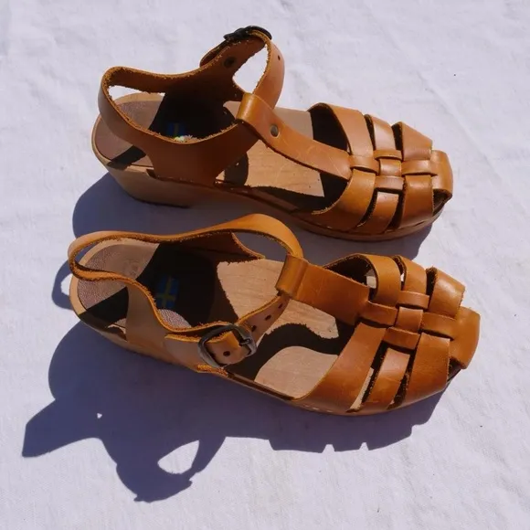 Preowned MIA wood soles clogs