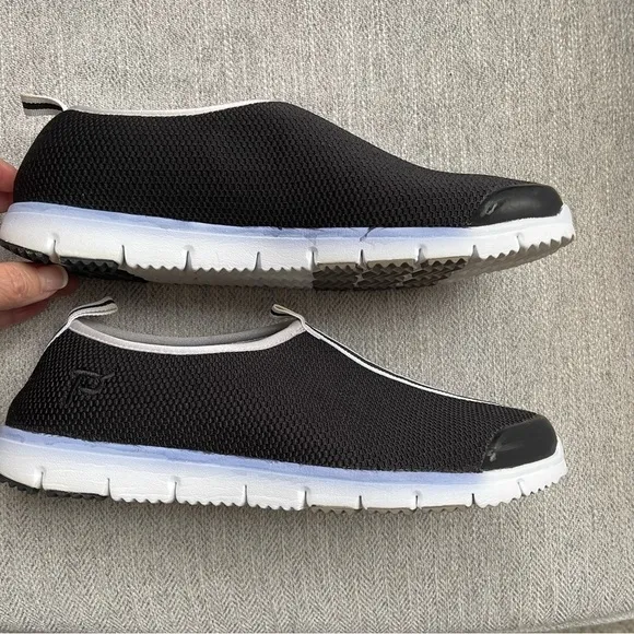 Proper Lightweight Slip-On Stretch Mesh Sneakers Walking Shoe 9.5 Wide