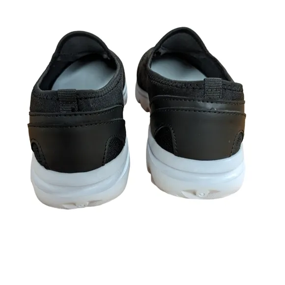 Propet Travel Slip-On Sneaker Black 8.5 Extra Wide