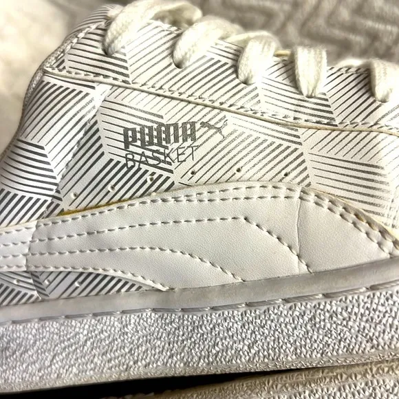 Puma men’s basket classic sneakers, size 12