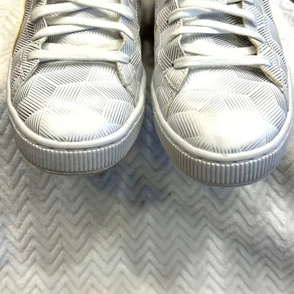 Puma men’s basket classic sneakers, size 12