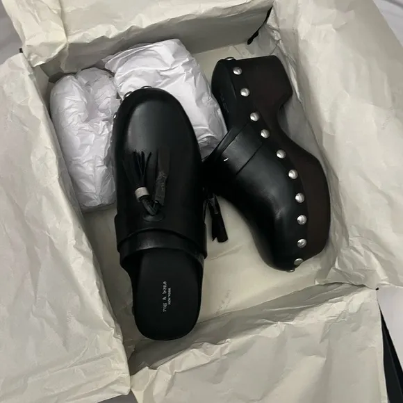 Rag &amp; Bone Johannes Clog - Black Leather Platform Clogs with Tassels