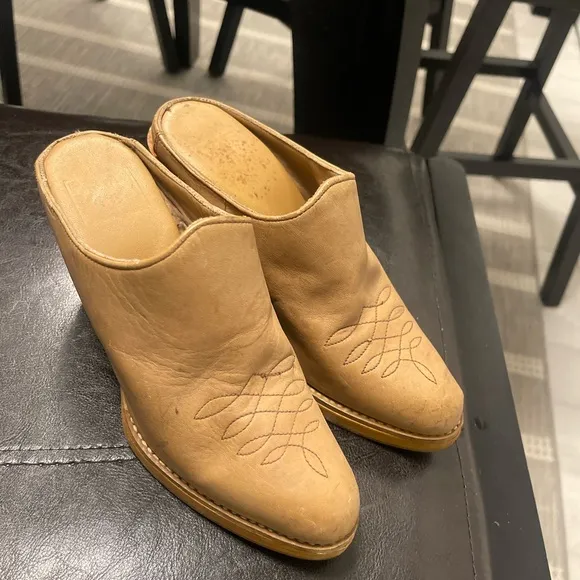 RARE Vintage Frye wooden block heel leather mules US 6B