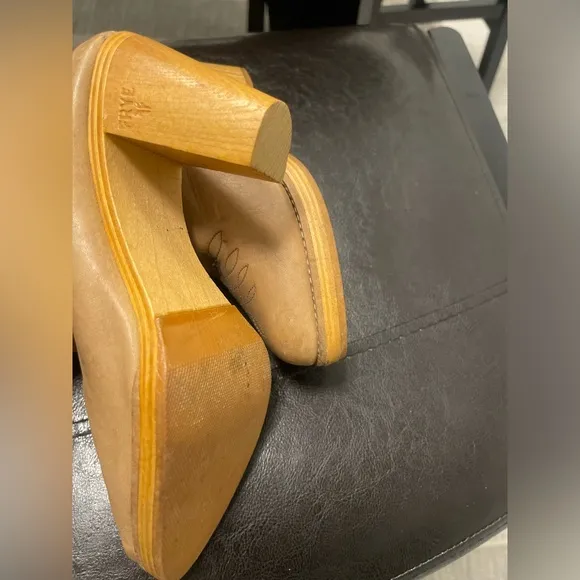 RARE Vintage Frye wooden block heel leather mules US 6B