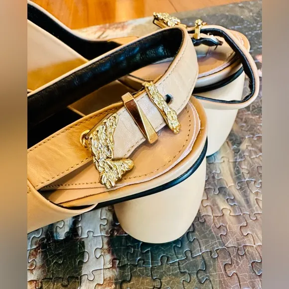 Reike Nen Women’s Leather Beige Square Platform Strap Mules. NWOB. Size 39/9US