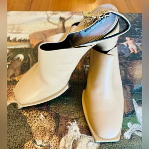 Reike Nen Women’s Leather Beige Square Platform Strap Mules. NWOB. Size 39/9US