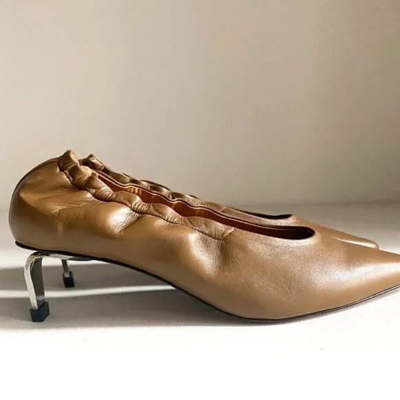Robert Clergerie Amour Nude Camel Brown Unique Kitten Heel Leather Heels 40.5