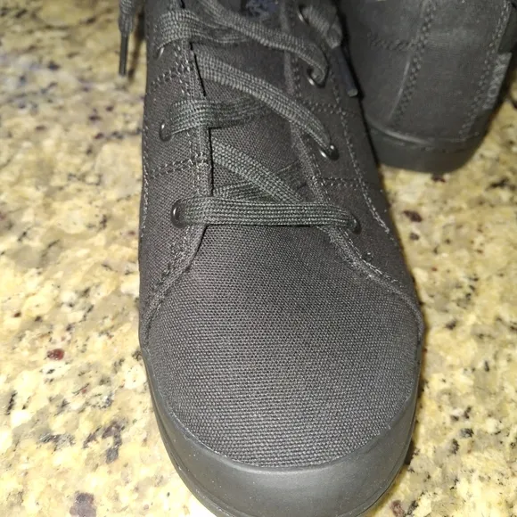 Roxy At Work Casual Slip Resistance Soft Toe Shoe Black sz 9M NEW