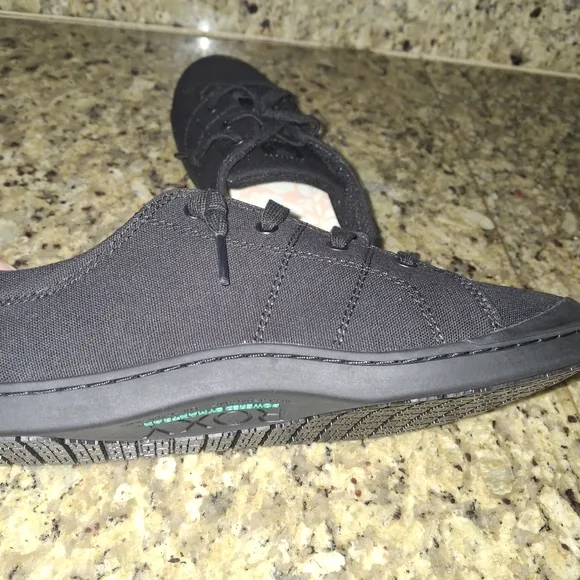 Roxy At Work Casual Slip Resistance Soft Toe Shoe Black sz 9M NEW