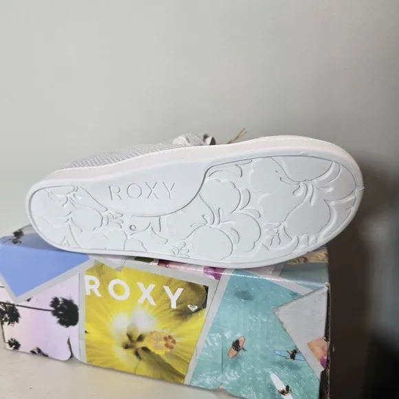 Roxy Bayshore Plus Gray Knit Sneakers Size 7 NWT