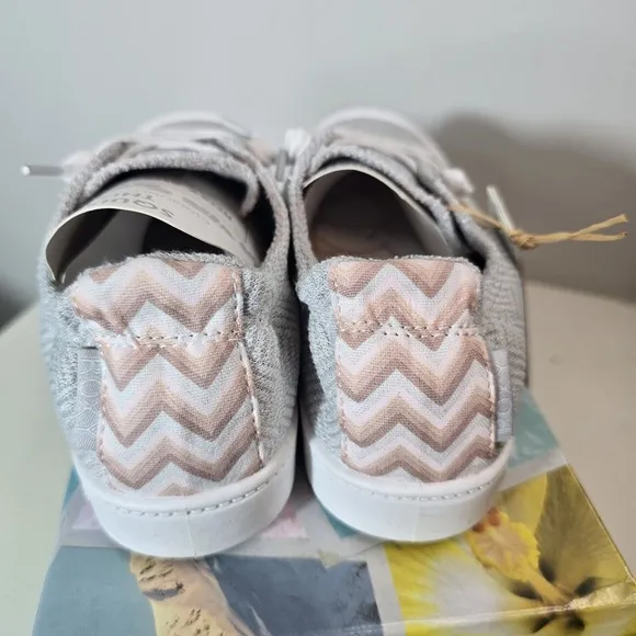 Roxy Bayshore Plus Gray Knit Sneakers Size 7 NWT