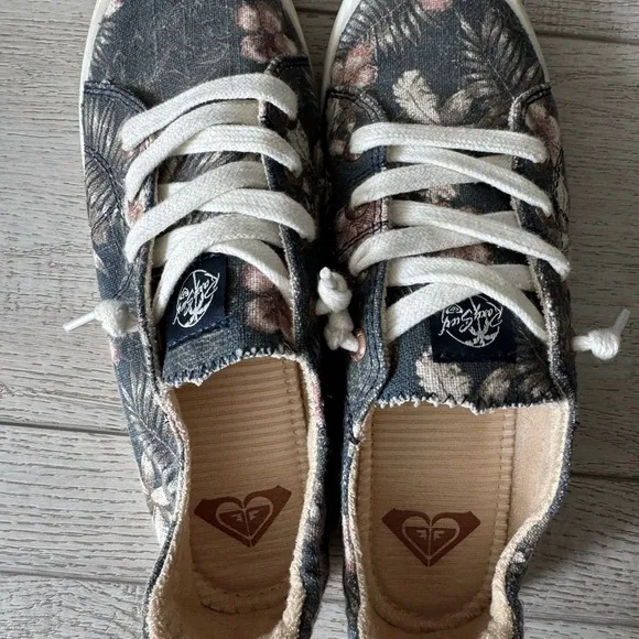 Roxy Shoreline Slip-on Sneakers