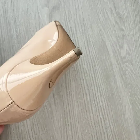 Salvatore Ferragamo Carla Bow Patent Leather Pumps sz 8