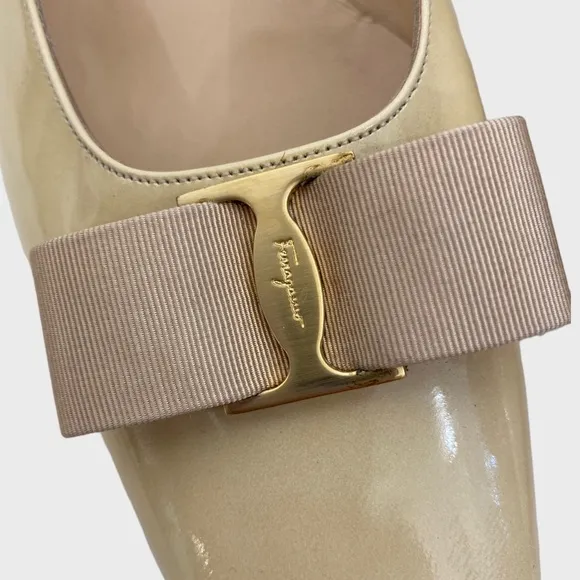 Salvatore Ferragamo Cream Patent Leather Bow Detail Slip On Heeled Mules Size 7