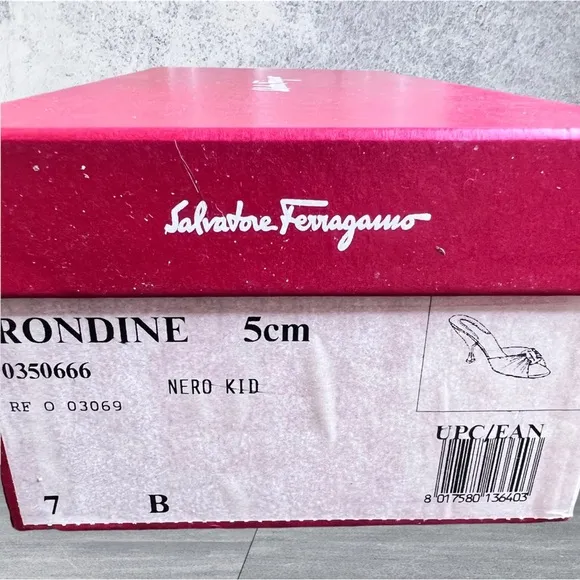 Salvatore Ferragamo Rondine Mule Kitten Heel 7b w dust bag