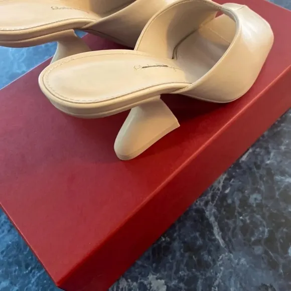 Salvatore Ferragamo Sansu Leather Mules Size 6.5