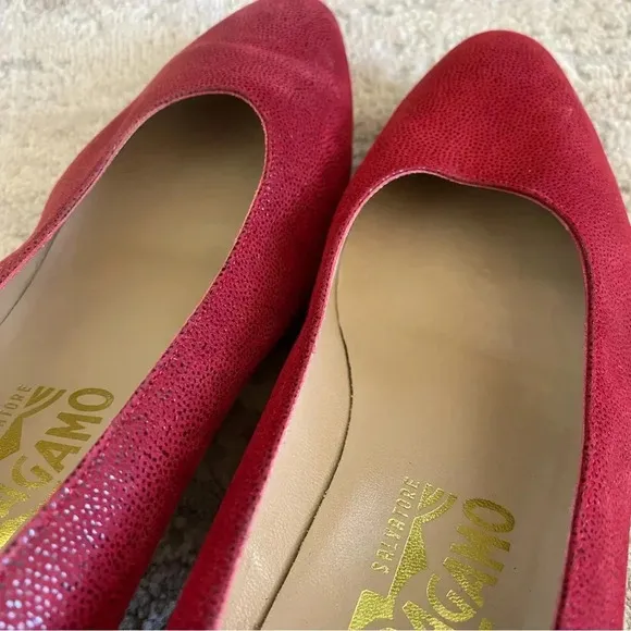 Salvatore Ferragamo Vintage Holiday Red Embossed Leather Pumps Heels Slip On: 8B