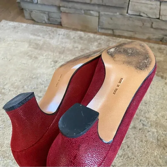 Salvatore Ferragamo Vintage Holiday Red Embossed Leather Pumps Heels Slip On: 8B