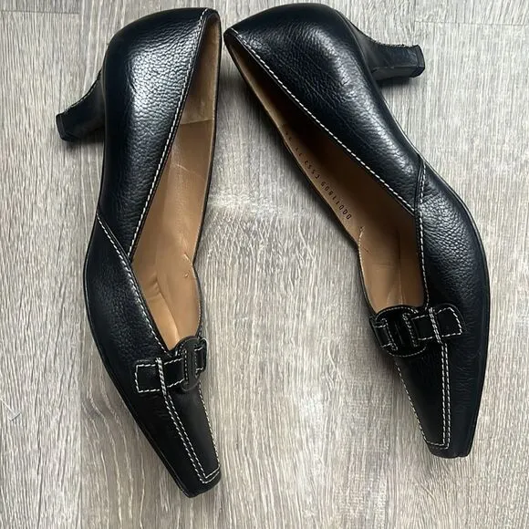 Salvatore Ferragamo Black leather kitten heels pump