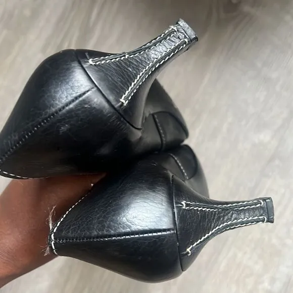 Salvatore Ferragamo Black leather kitten heels pump
